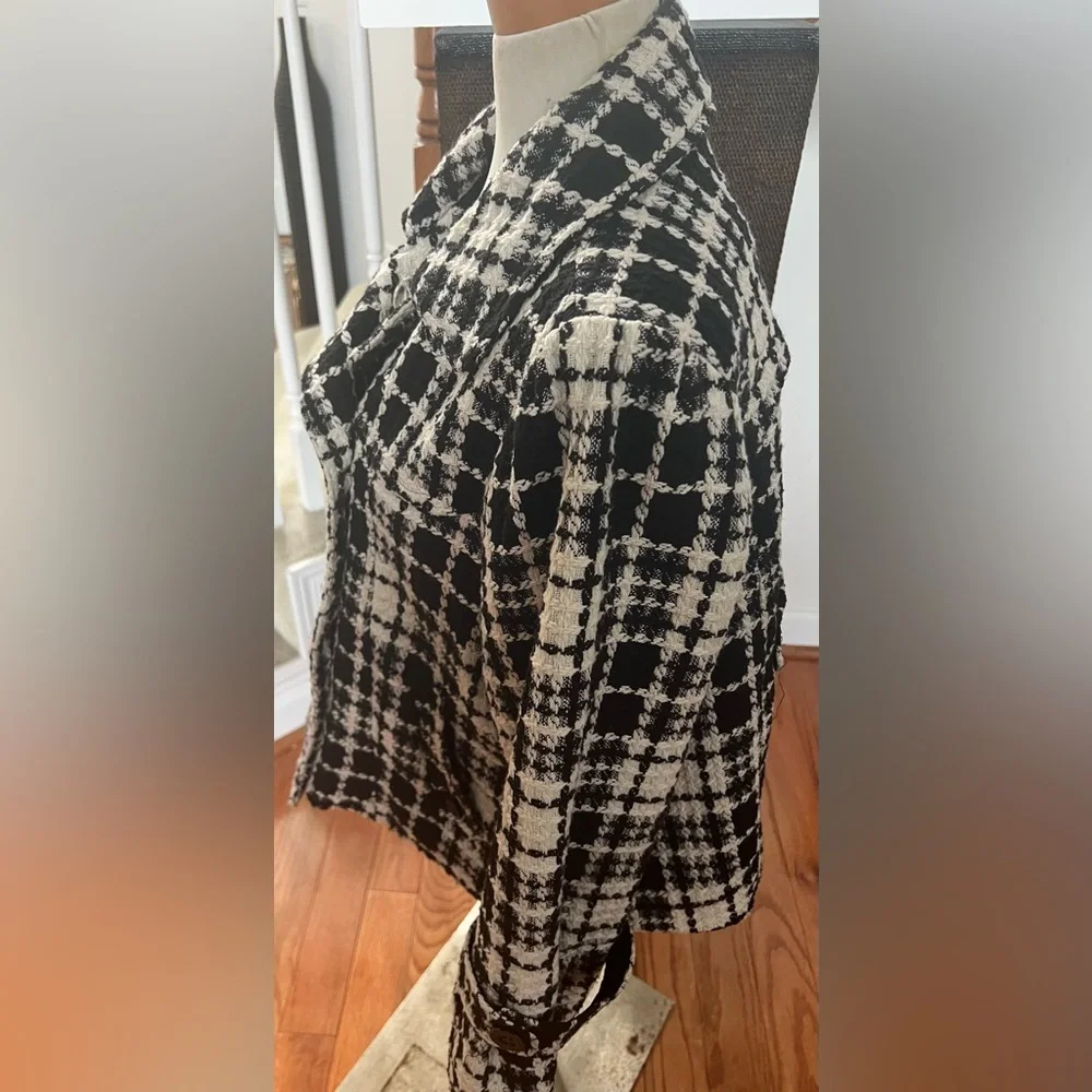 Women’s wool houndstooth double breasted cropped jacket - Picture 5 of 7